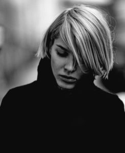 Красивое чб фото девушки. Черное-белое фото женского лица. Фото - Станислав Миронов